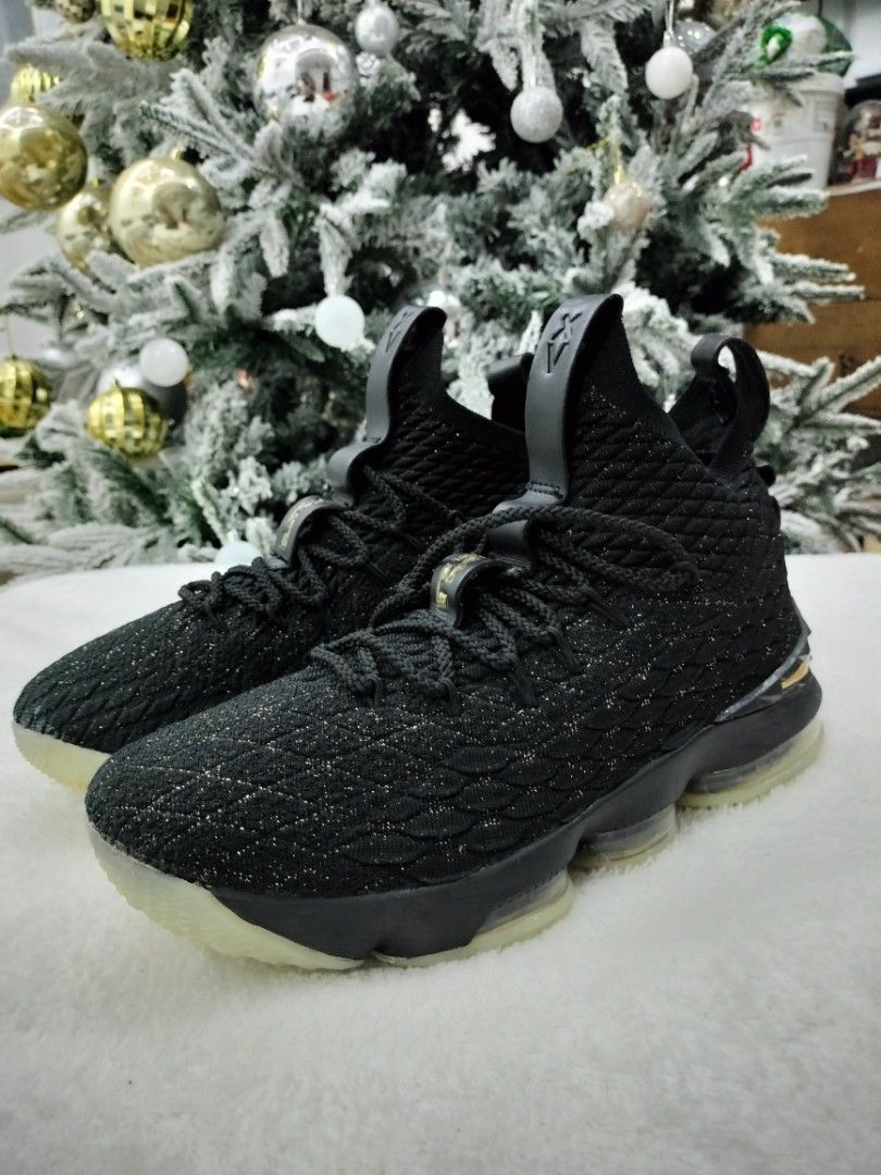 Lebron 15 on sale metallic gold