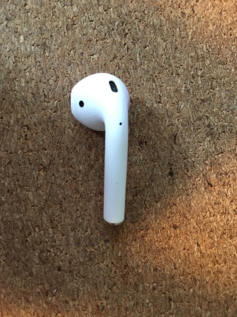 Left side airpod discount replacement