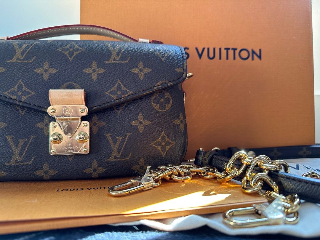 Replying to @lisamcmaree unboxing the louis vuitton pochette