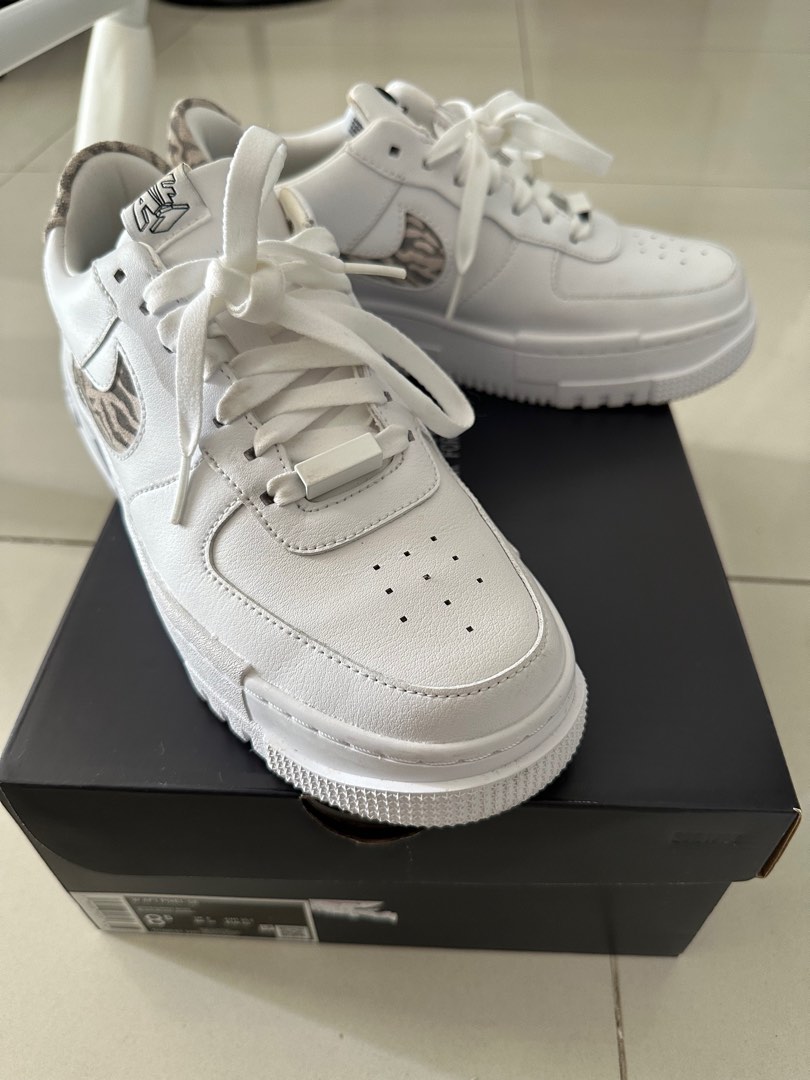 Nike Air Force 1 Pixel SE