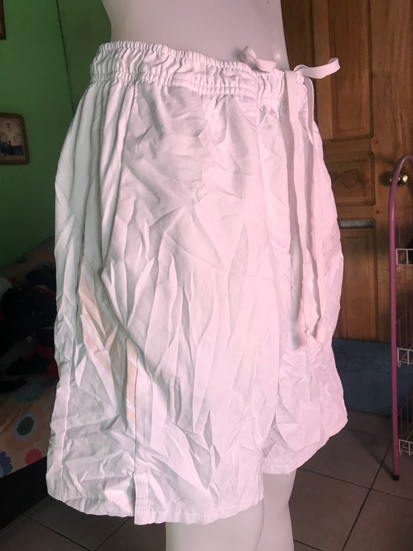 Nike dri fit pure white shorts, Men's Fashion, Bottoms, Shorts on Carousell