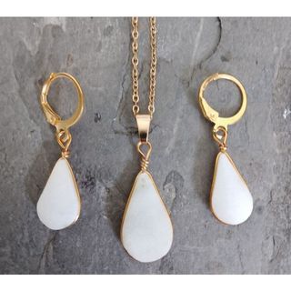 Real Rock Genuine White Onyx Semi Precious Stone Earring and Necklace Set