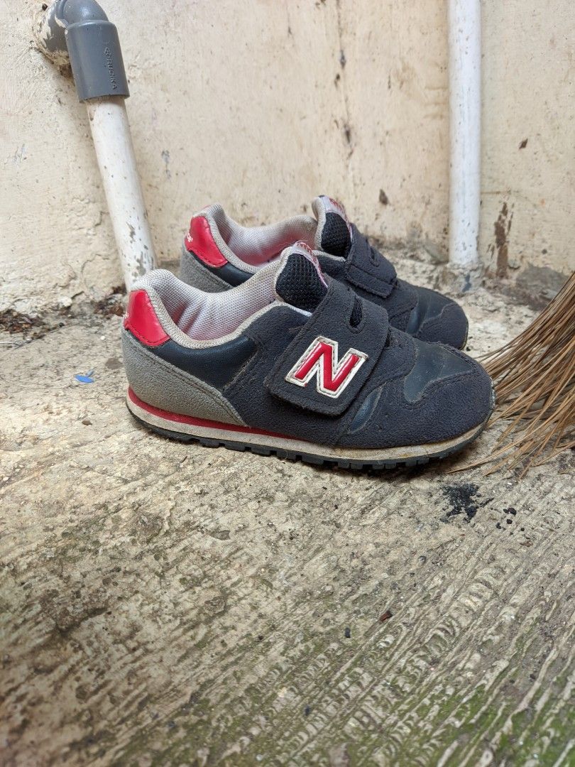 Sepatu new balance original kids buat anak 3 4 tahun preloved