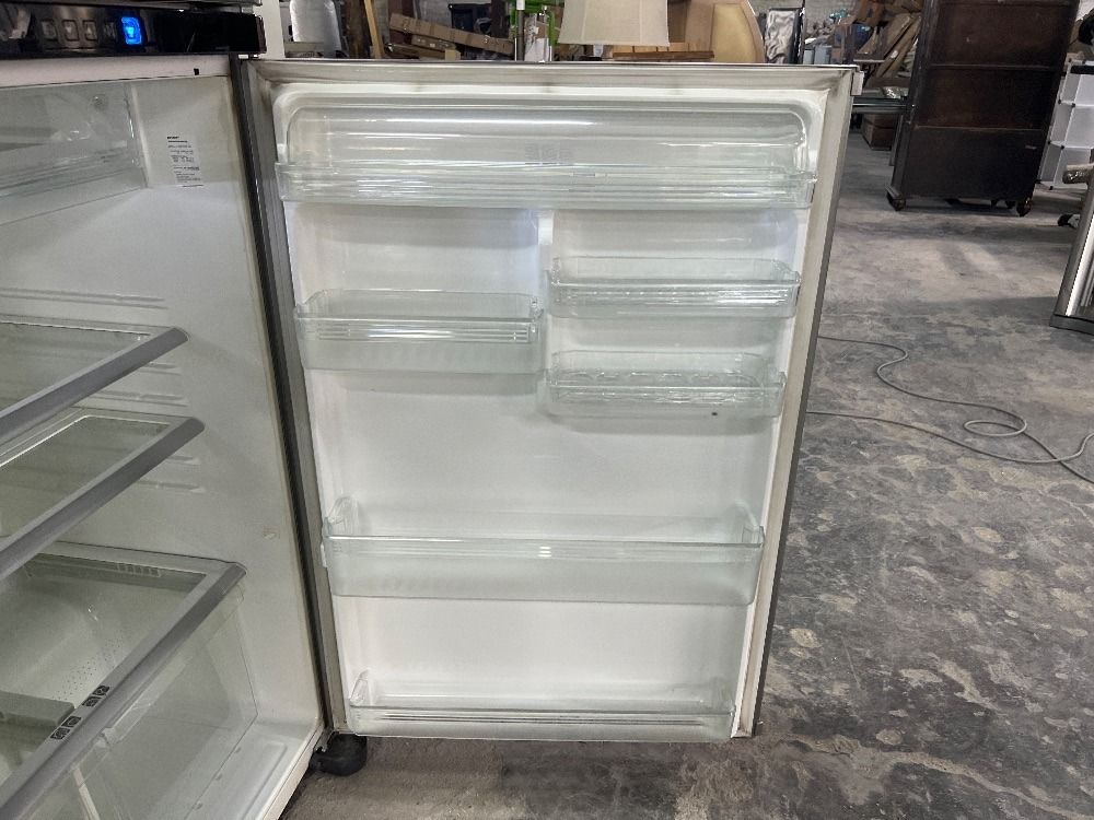 SHARP 2Door Refrigerator Model SJPT71RHS / Model Peti Sejuk 2 Pintu