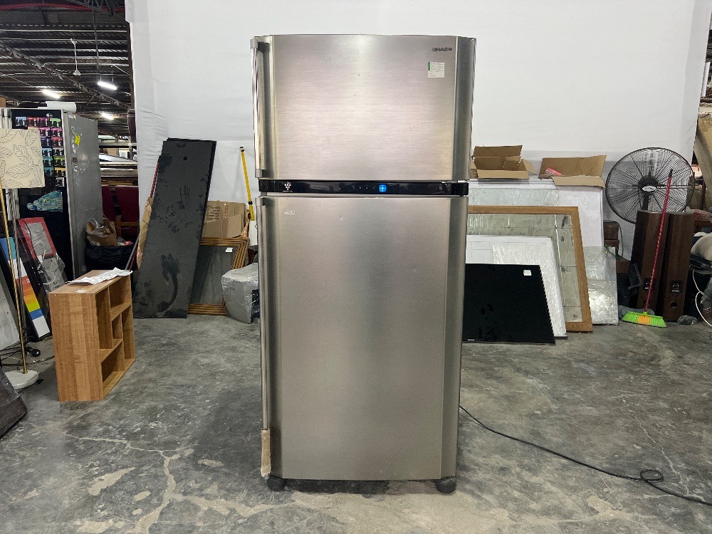 SHARP 2Door Refrigerator Model SJPT71RHS / Model Peti Sejuk 2 Pintu
