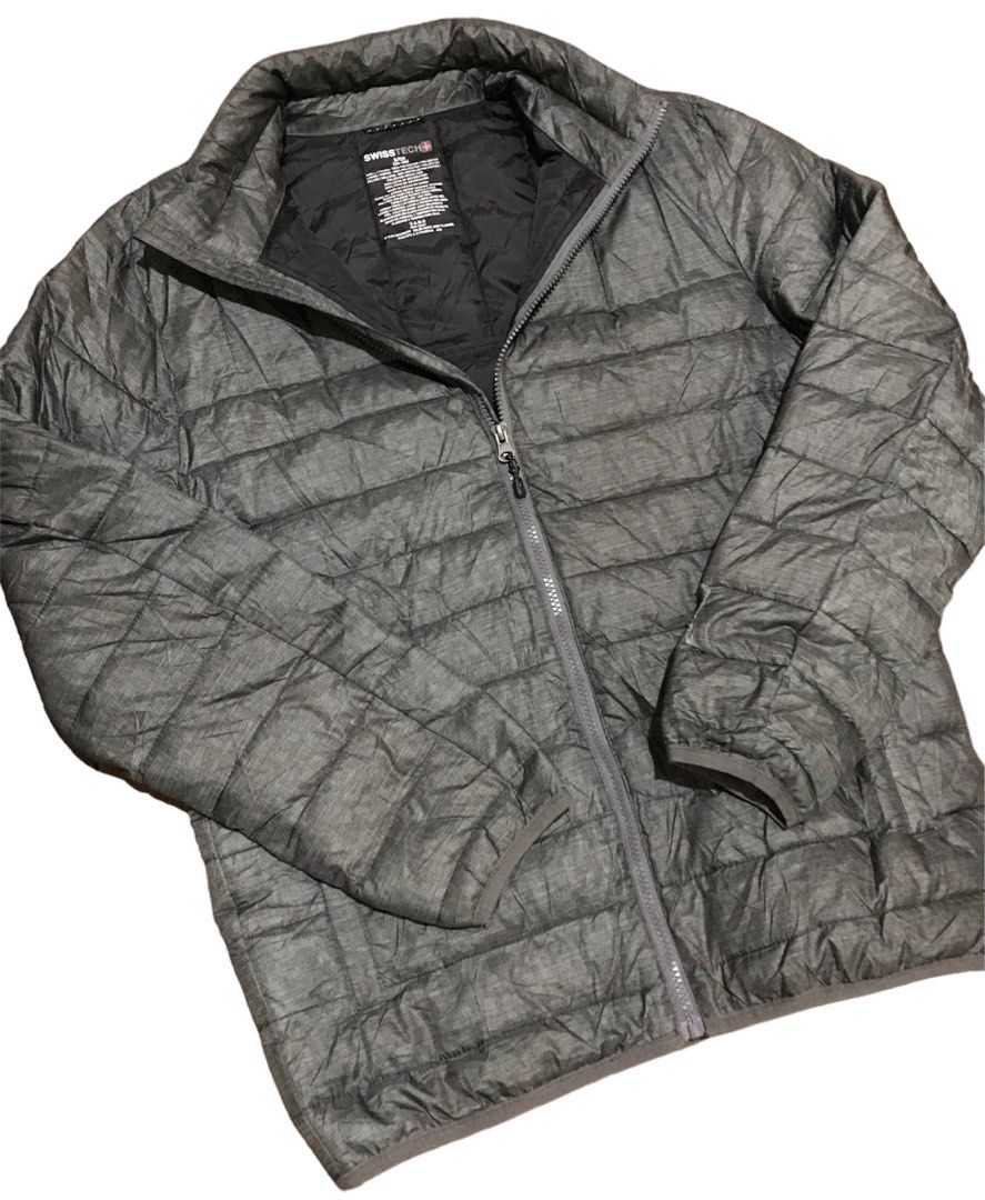 SwissTech Puffer Jacket Men s Fashion Activewear on Carousell