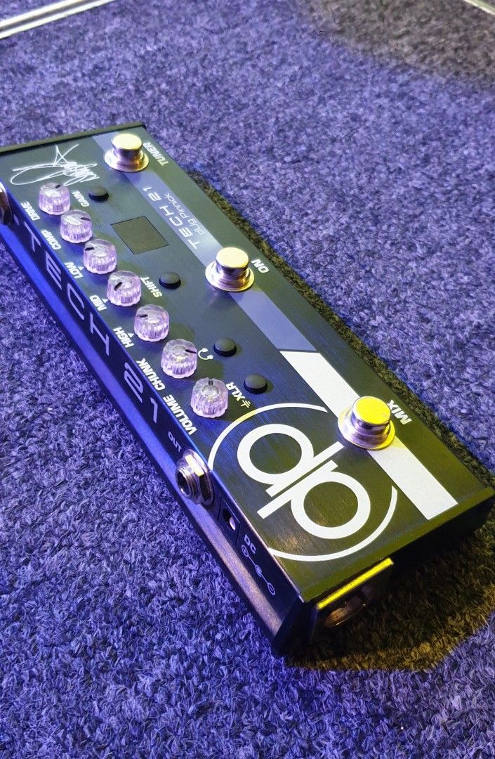 TECH21 Dug Pinnick Bass Preamp/Distortion, Hobbies & Toys, Music
