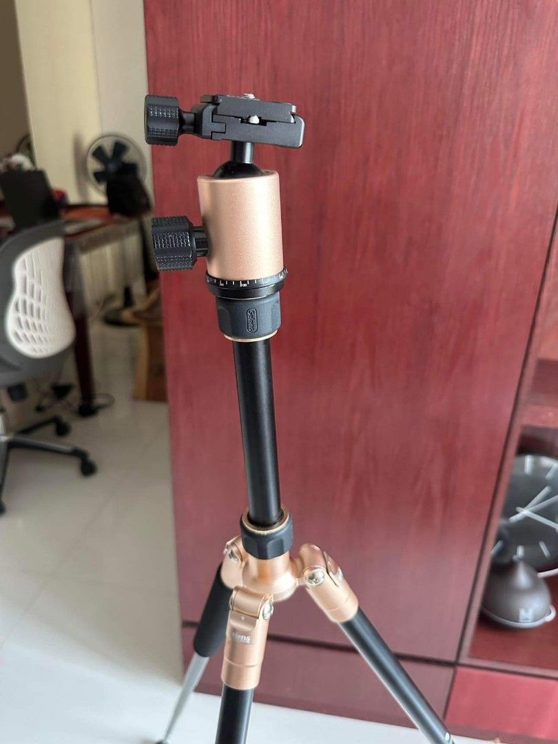 Tripod for sale, Photography, Photography Accessories, Tripods