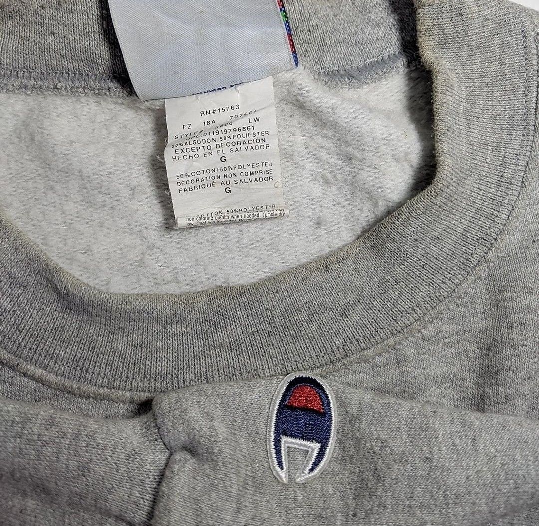 vintage crewneck champion original second like new murah made in elsavador Fesyen Pria Pakaian Atasan di Carousell