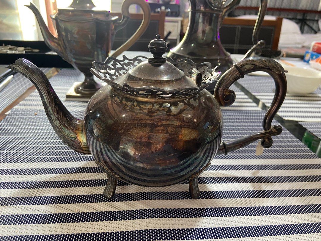 Vintage Silver Teapot/pitcher (Category: Coffee & Tea Tableware) located in San Mateo. Submitted by donnalewisss (Listing ID 1200097911, Image 2). Description: Sold per gram Sterling silver .