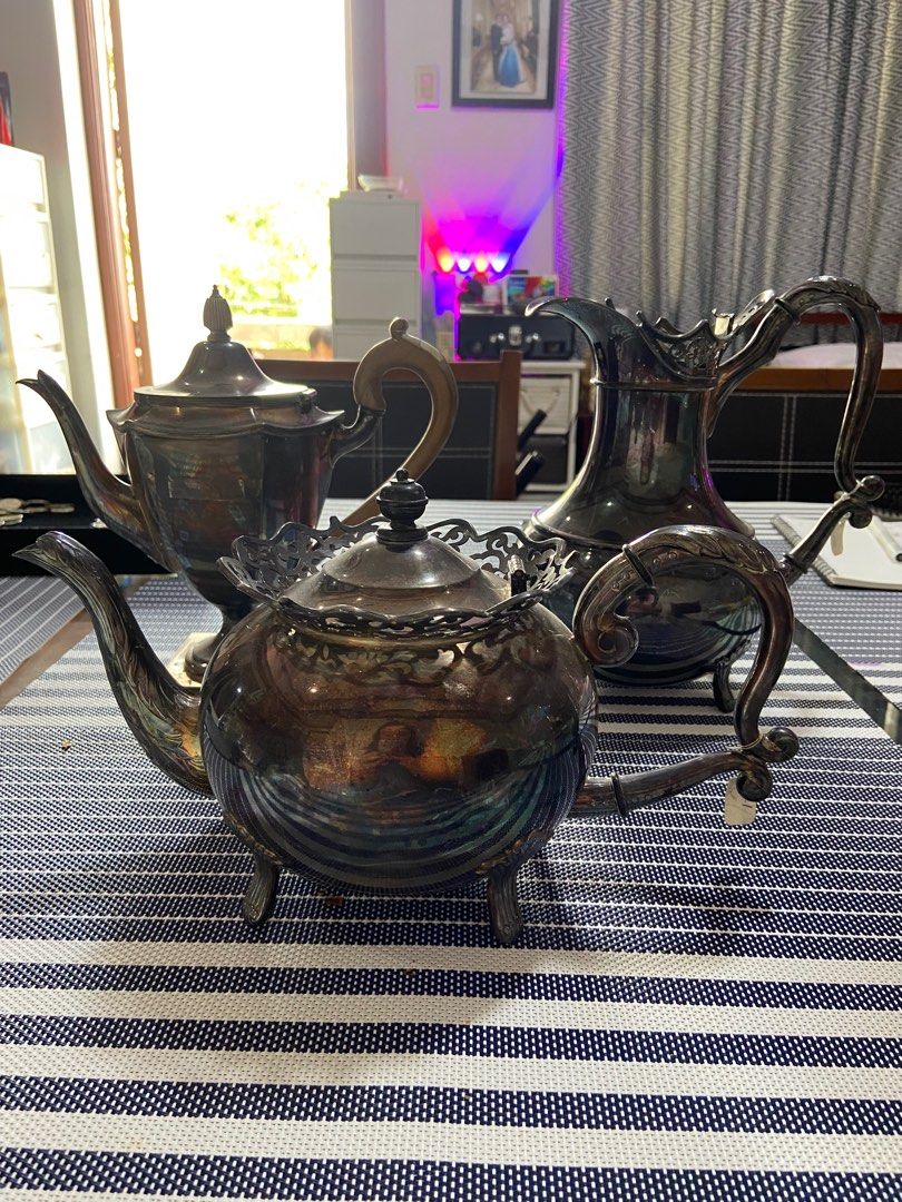 Vintage Silver Teapot/pitcher (Category: Coffee & Tea Tableware) located in San Mateo. Submitted by donnalewisss (Listing ID 1200097911, Image 1). Description: Sold per gram Sterling silver .