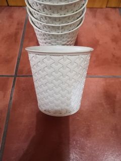 15 pcs White  plastic pots  woven design