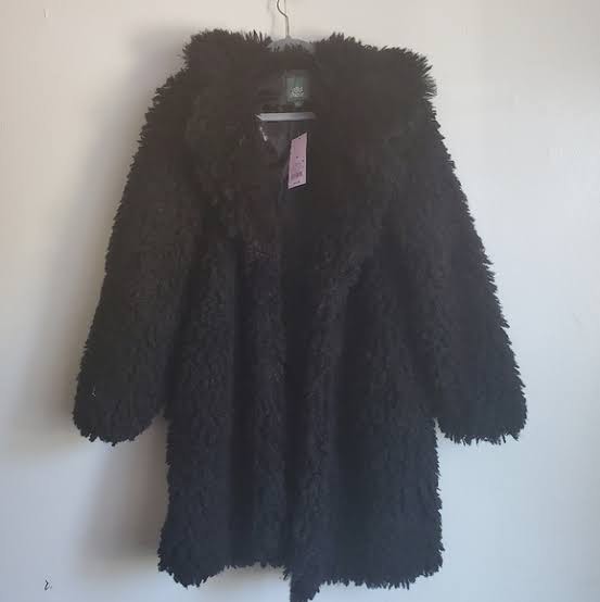 Wild Fable Black Faux Fur Coat, Women's Fashion, Coats, Jackets and Outerwear on Carousell