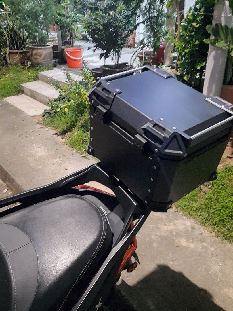 Yamaha Xmax rack and box, Motorcycles, Motorcycle Accessories on Carousell