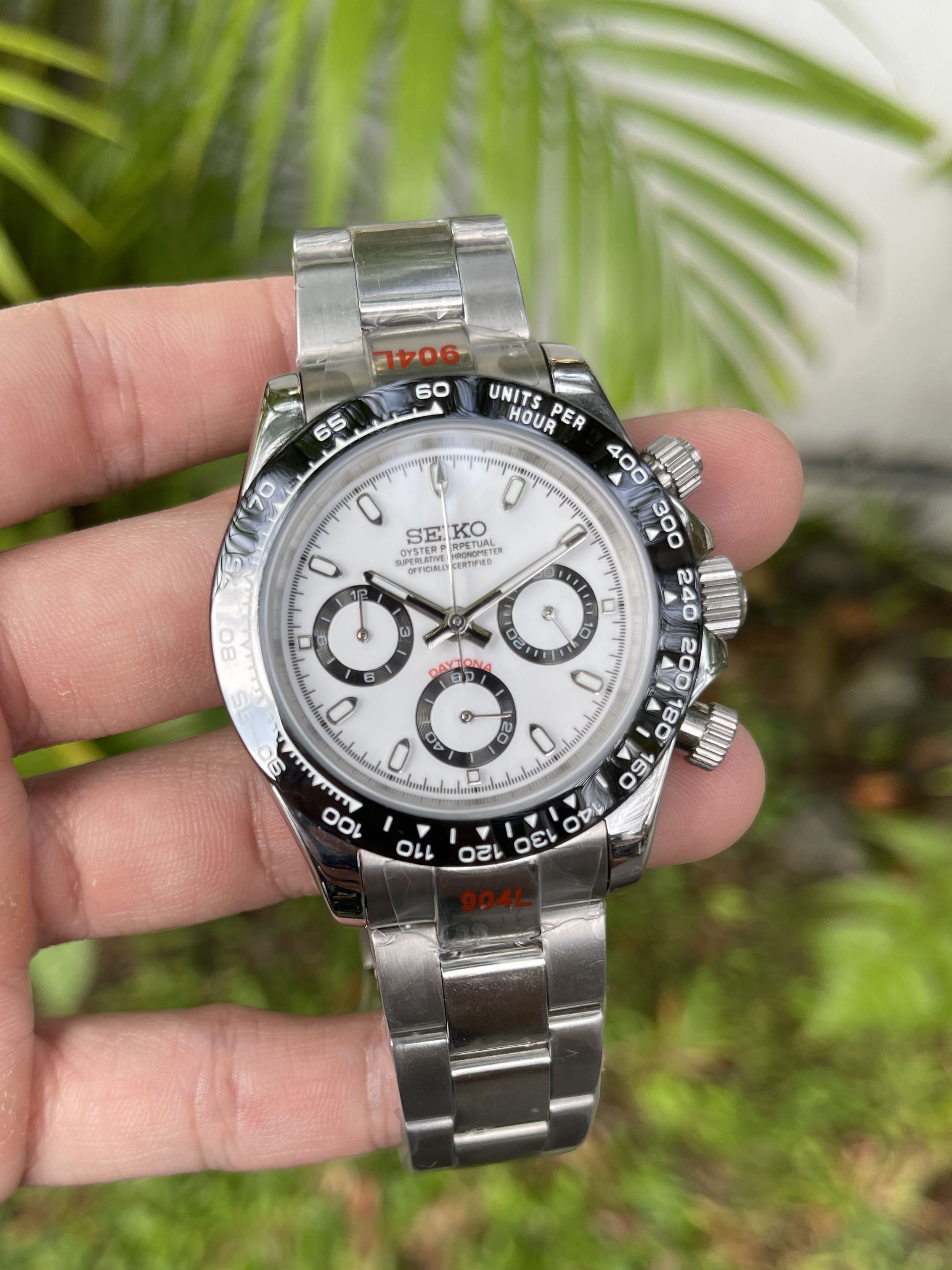 2 pcs in stock] CNY CLEARANCE Seiko Mod - Panda Daytona Custom, Men's  Fashion, Watches & Accessories, Watches on Carousell