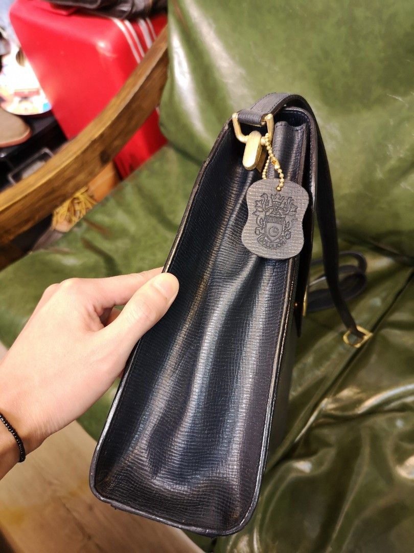 3 250 90s Vintage shoulder bag Gold Lion backpack bucket carpet clutch pouch shoulder tote Chanel Gucci