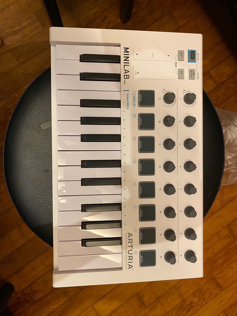 Arturia minilab mk2 25 key usb midi keyboard, Hobbies & Toys, Music