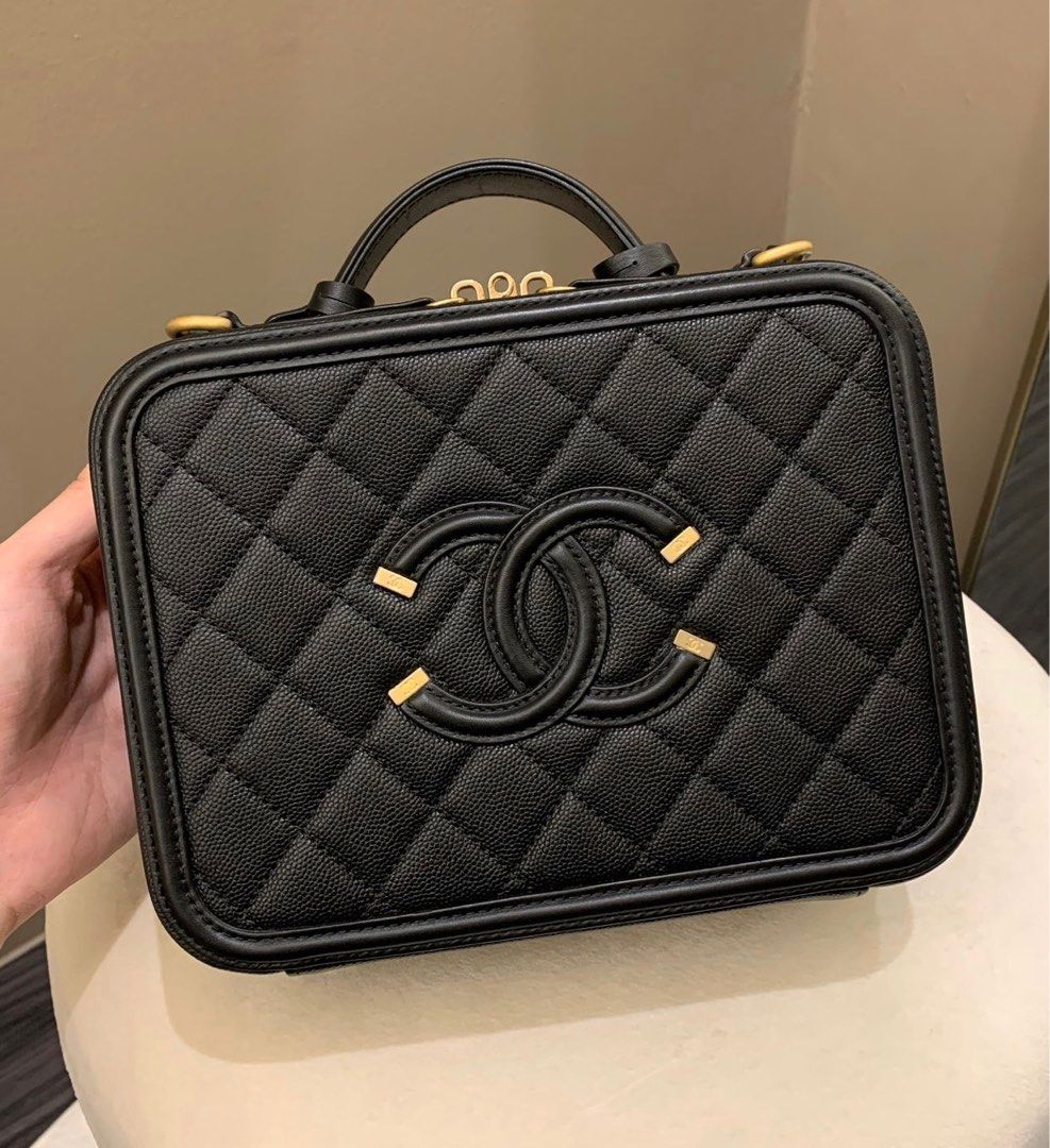 Chanel 22s Black Vanity in Caviar GHW with Top Handle, Luxury, Bags &  Wallets on Carousell