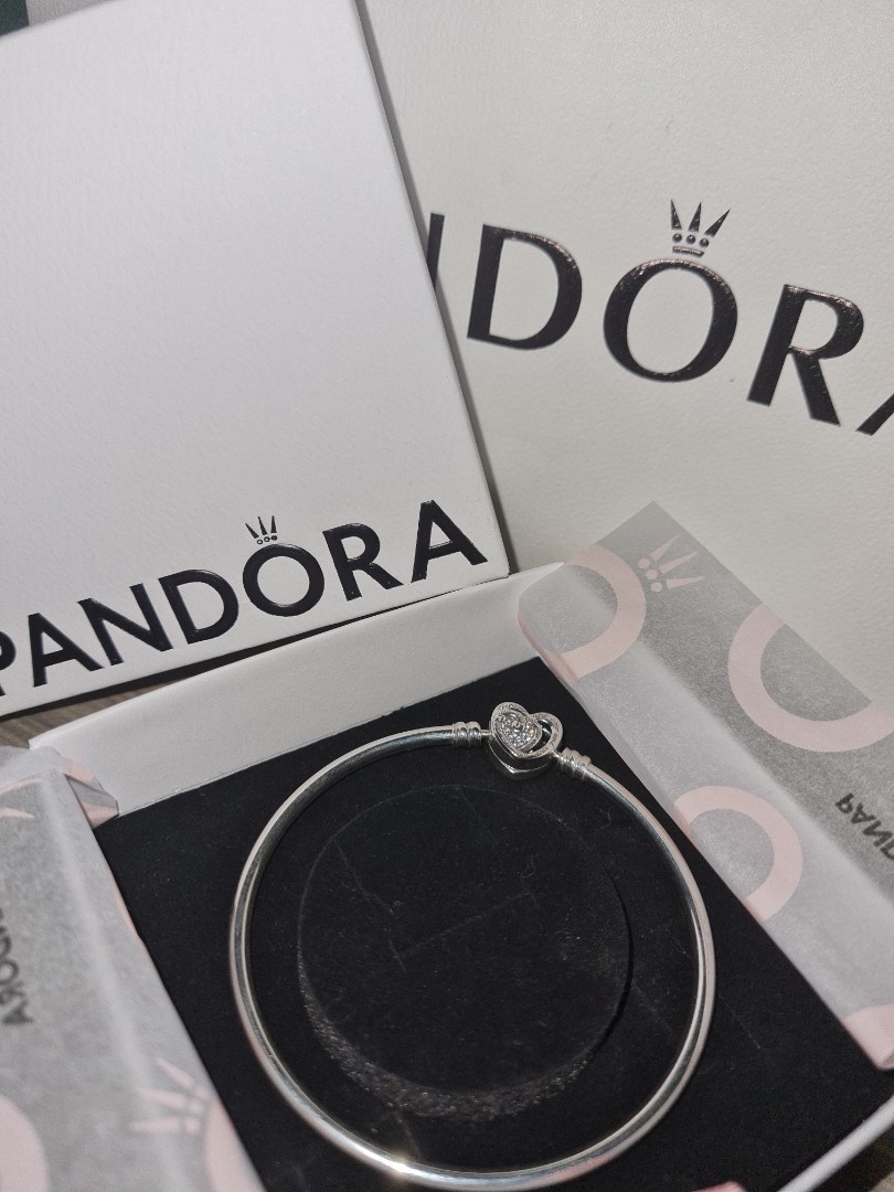 Pandora entwined heart clasp bangle, Women's Fashion, Jewelry ...