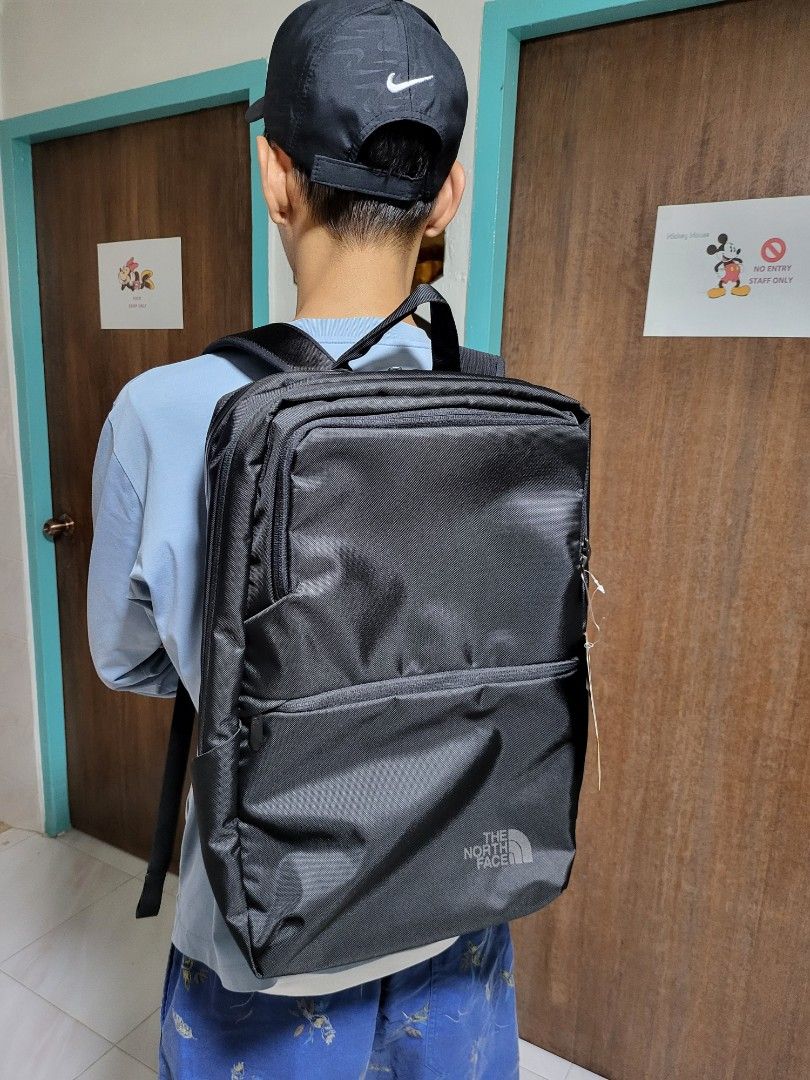 Backpack (Category: Backpacks) located in Singapore. Submitted by raymorris (Listing ID 1194625046, Image 4). Description: 30cm x 45cm x 10cm.