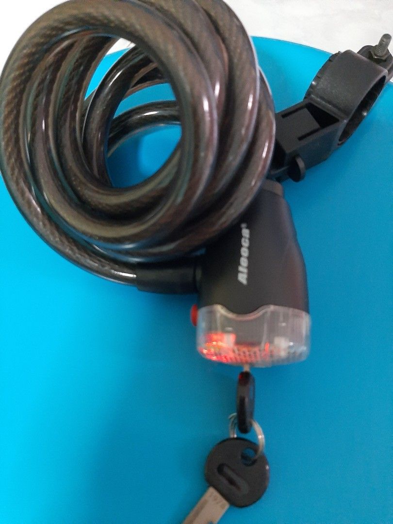 Bicycle Coil Lock with Rear Light, Sports Equipment, Bicycles & Parts ...