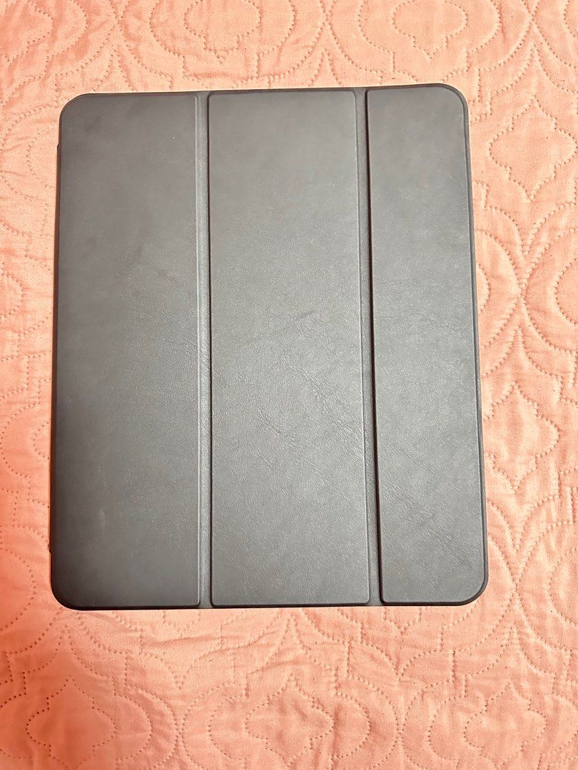 black ipad pro 12.9 5th gen (2021) case (not smart case) (Category: Cases & Sleeves) located in Paranaque City. Submitted by caufl.clothes (Listing ID 1194701479, Image 1). Description: .