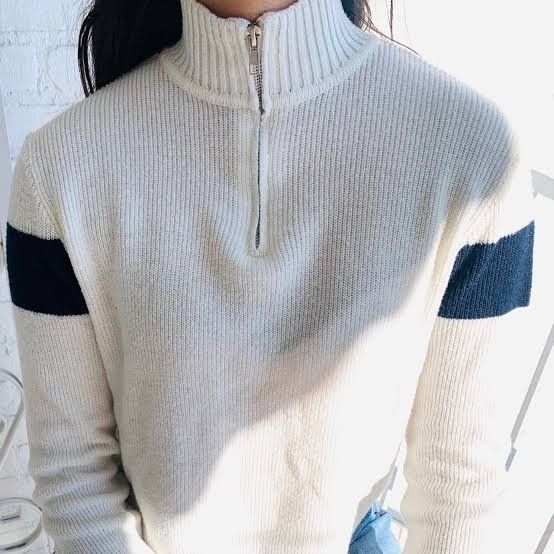 Brandy Melville Casey Quarter Zip Crop Sweater in Ivory White Trendy Airport Outfit 11nov