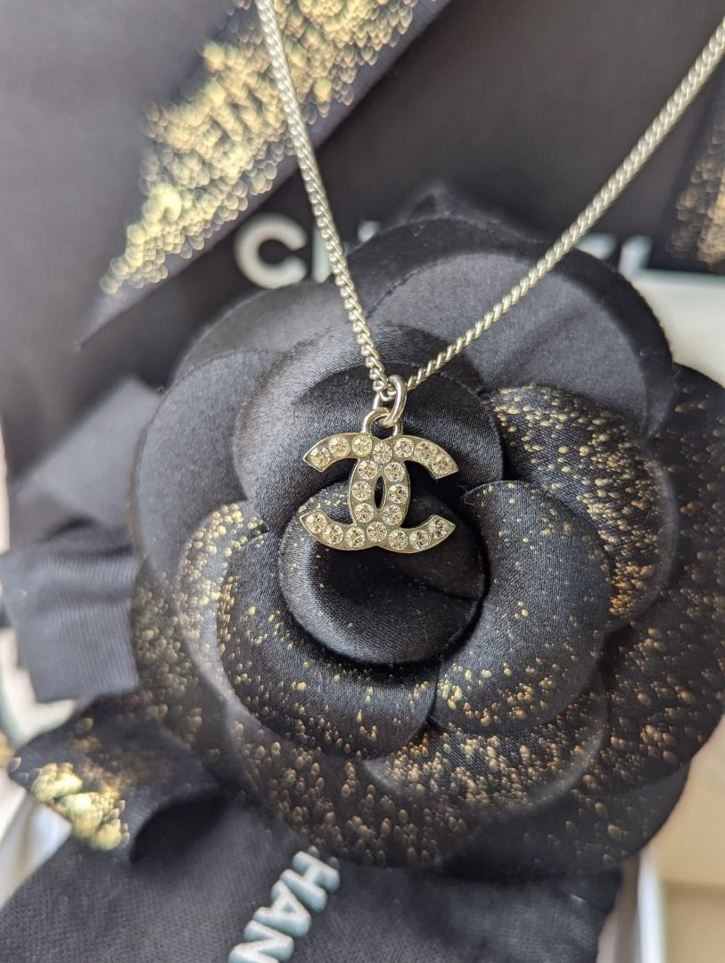 Chanel CC Classic crystal SHW necklace, Women's Fashion, Jewelry &  Organisers, Necklaces on Carousell