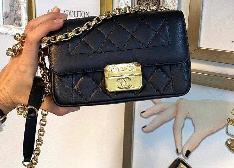 CHANEL Lambskin Mini Chic With Me Flap Black 94711