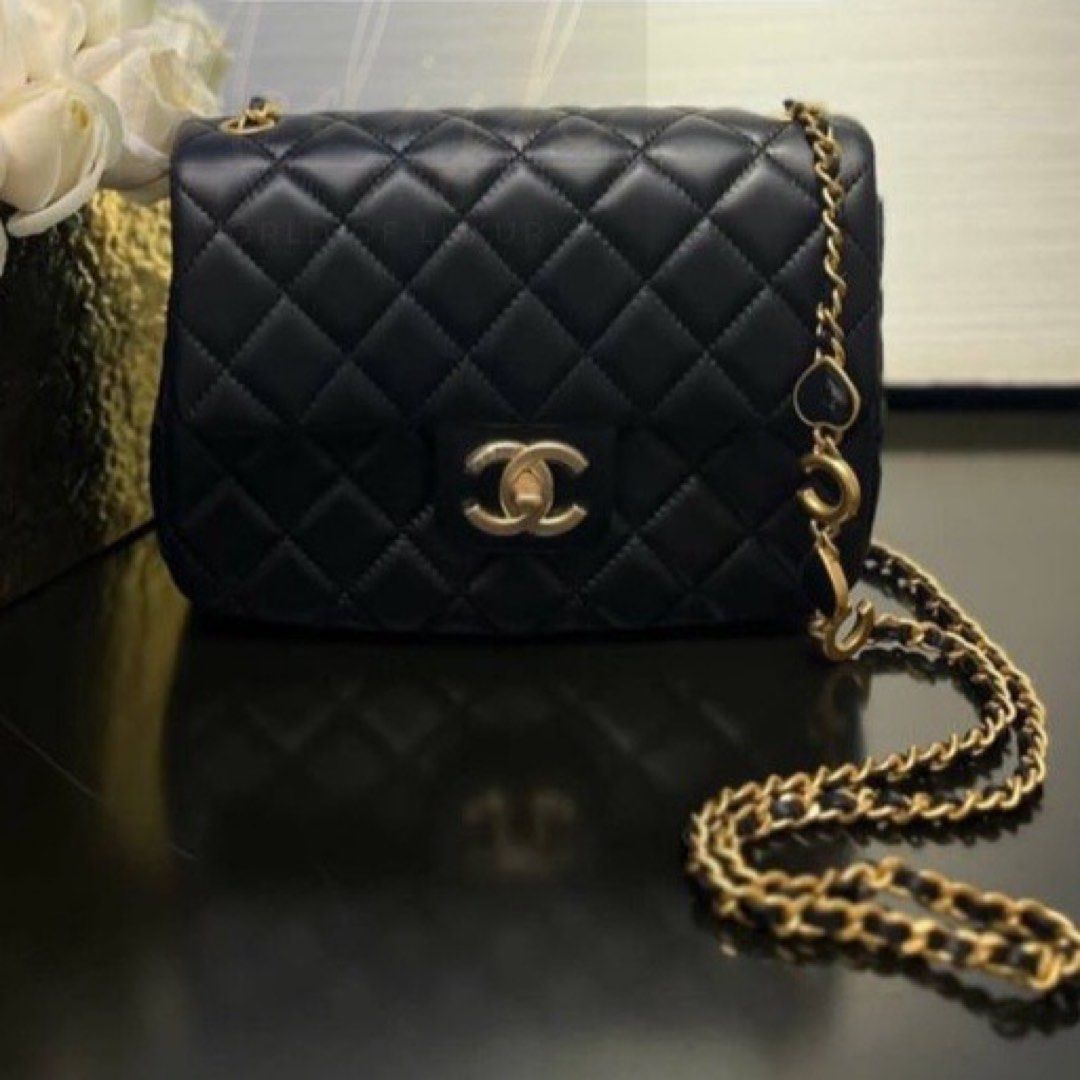 Chanel mini square flap 22K bag