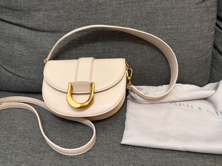（分類：）位於 。 由 littlecloudyyy 提交（商品編號 1194672802，圖片 1）。簡介： 。