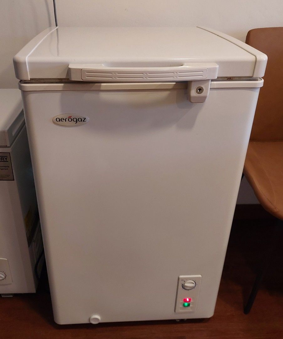 Chest Freezer 100L Lightly Used, TV & Home Appliances, Kitchen