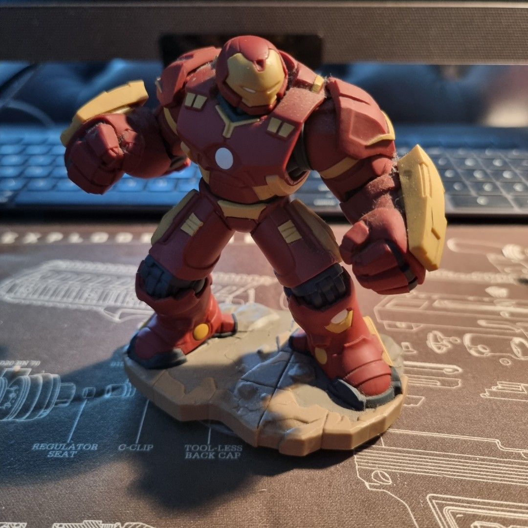Disney infinity 3.0 hulkbuster top