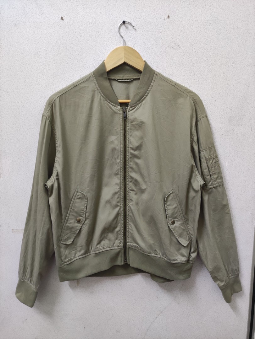 GU Bomber Flight Jacket Green, Men's Fashion, Coats, Jackets and ...
