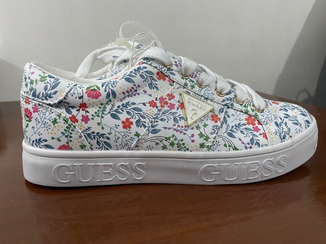 Guess top floral shoes