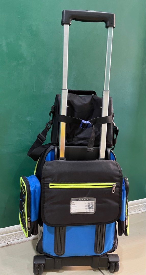 Hawk School Bag Trolley with Insulated Lunch bag, Hobbies & Toys, Stationary & Craft, Stationery