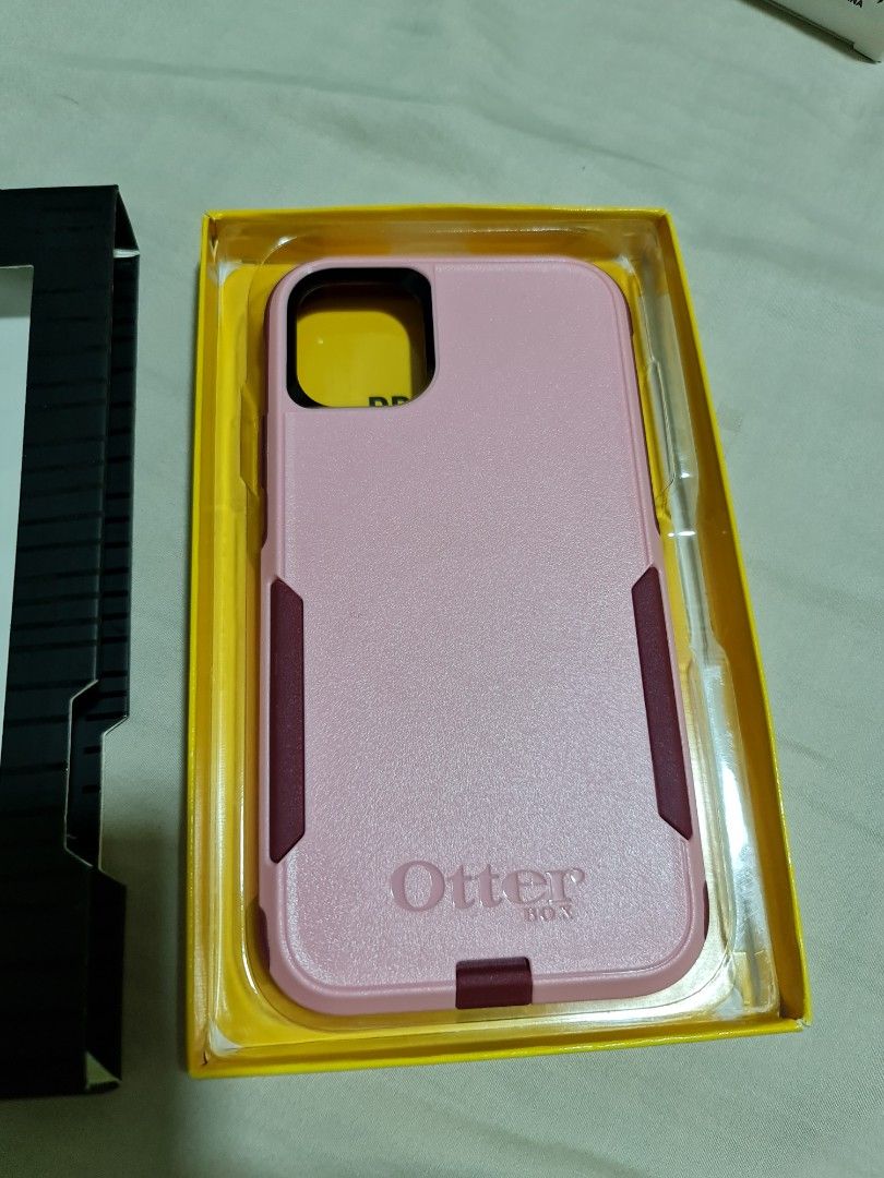 iPhone 11 Otterbox (Category: Cases & Sleeves) located in Quezon City. Submitted by bagaholic84 (Listing ID 1194686916, Image 2). Description: used for a week class A, thus selling low.
