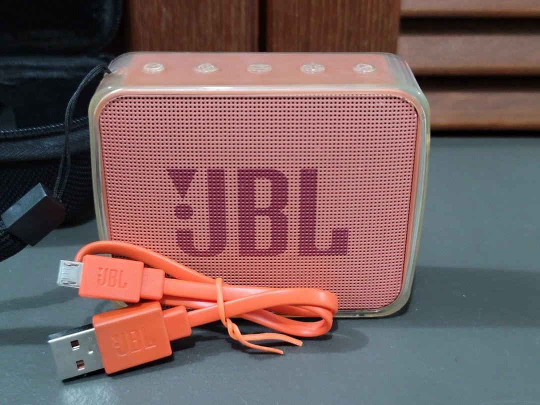 jbl-go-2-bluetooth-speaker-audio-soundbars-speakers-amplifiers-on