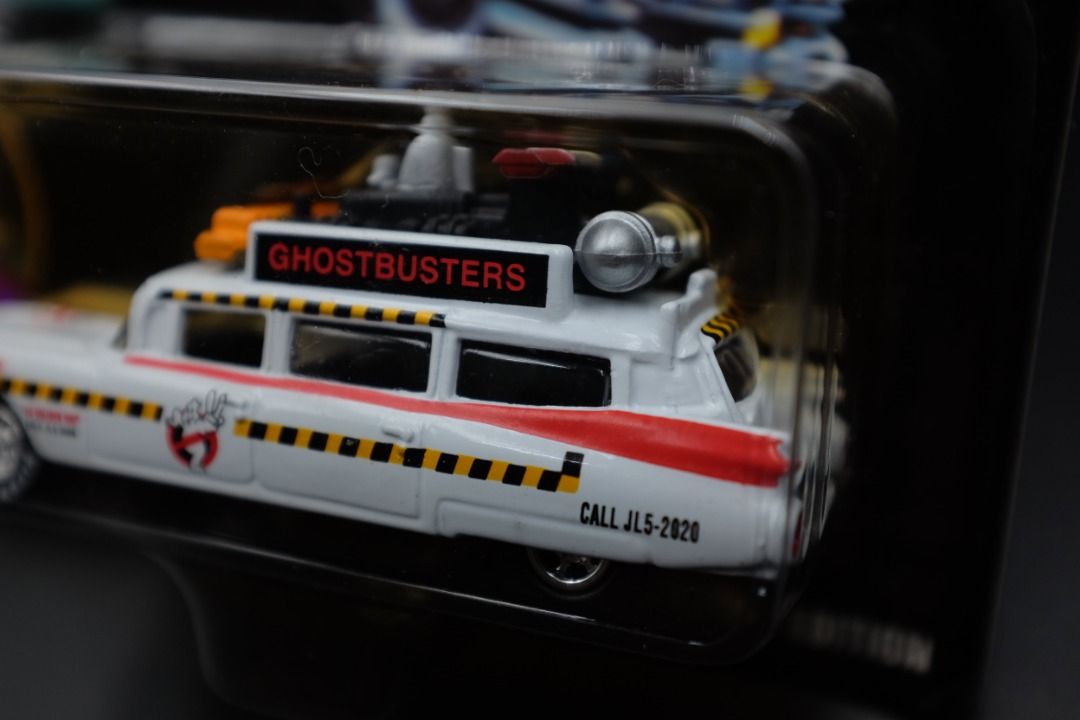 Johnny Lightning GHOSTBUSTERS ECTO1A Fright'ning Lightnings Diecast 1
