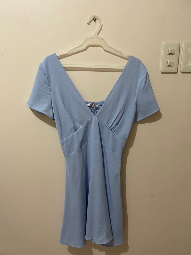 Korean V-neck Summer Dress (Category: Dresses) located in Lucena. Submitted by mariefleur (Listing ID 1194708796, Image 1). Description: Never Worn and hard to let go! Does not fit me anymore and realized the cut is too deep for my liking but otherwise very pretty! 🥺.