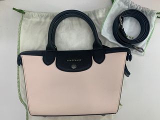 （分類：）位於 。 由 iiiris_ 提交（商品編號 1194574966，圖片 1）。簡介： 。