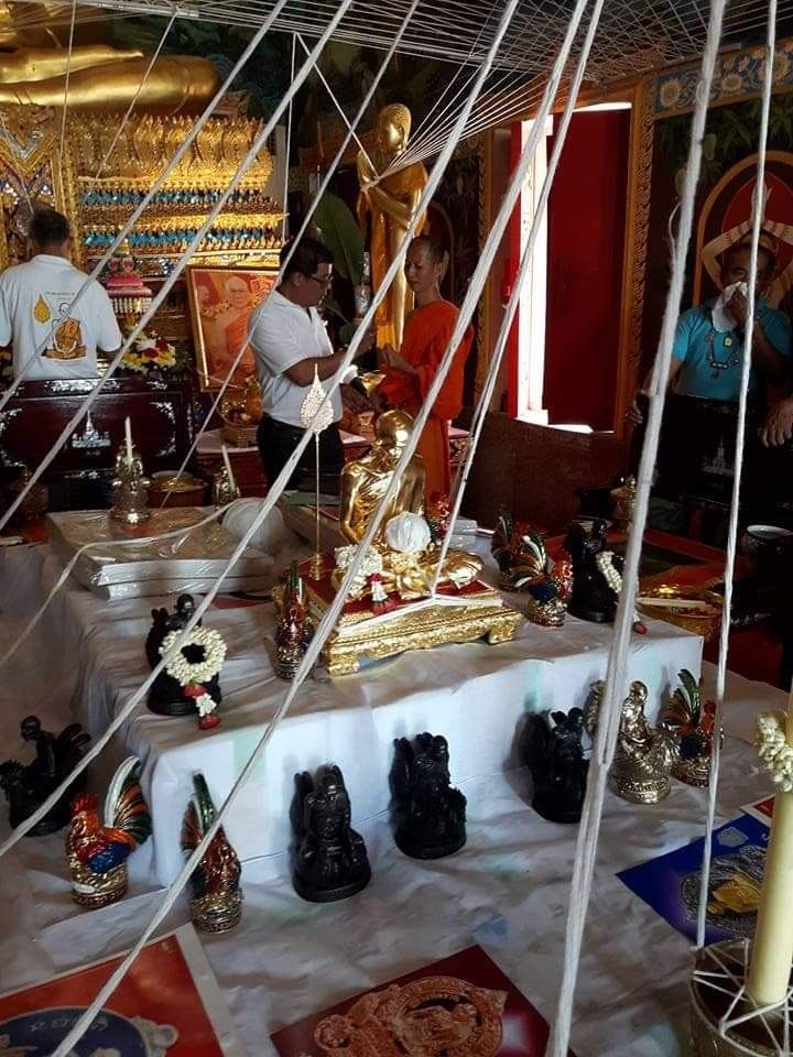 LP Ruay sitting on rooster bucha, Hobbies & Toys, Memorabilia ...