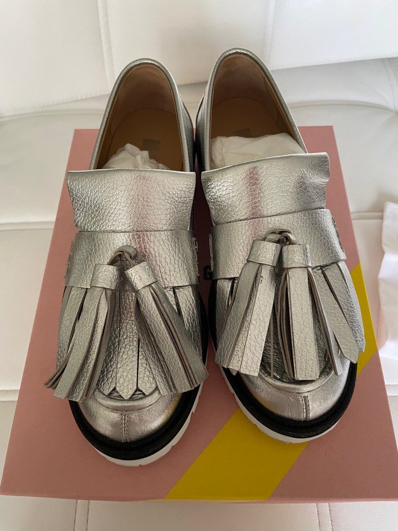 Fringe tassel top loafers