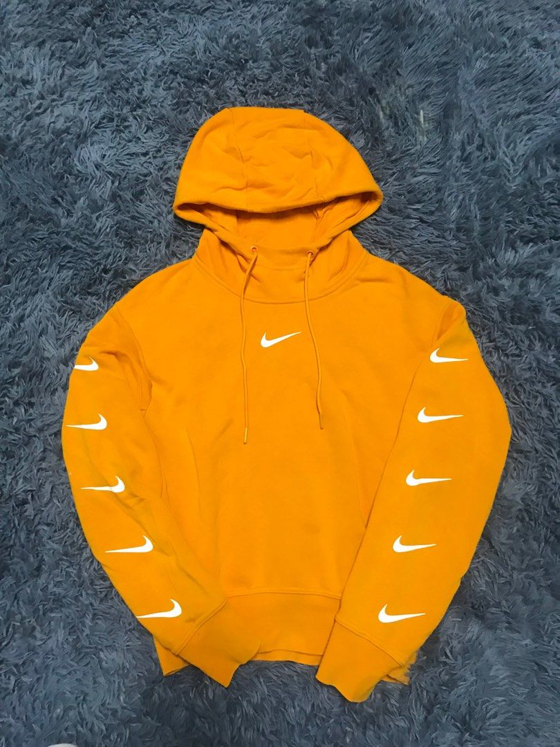 nike swoosh saturn