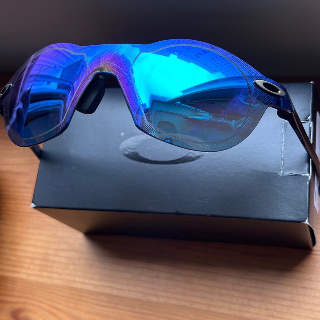 Oakley RE-Subzero planet x Prizm sapphire sunglasses, 男裝, 手錶及