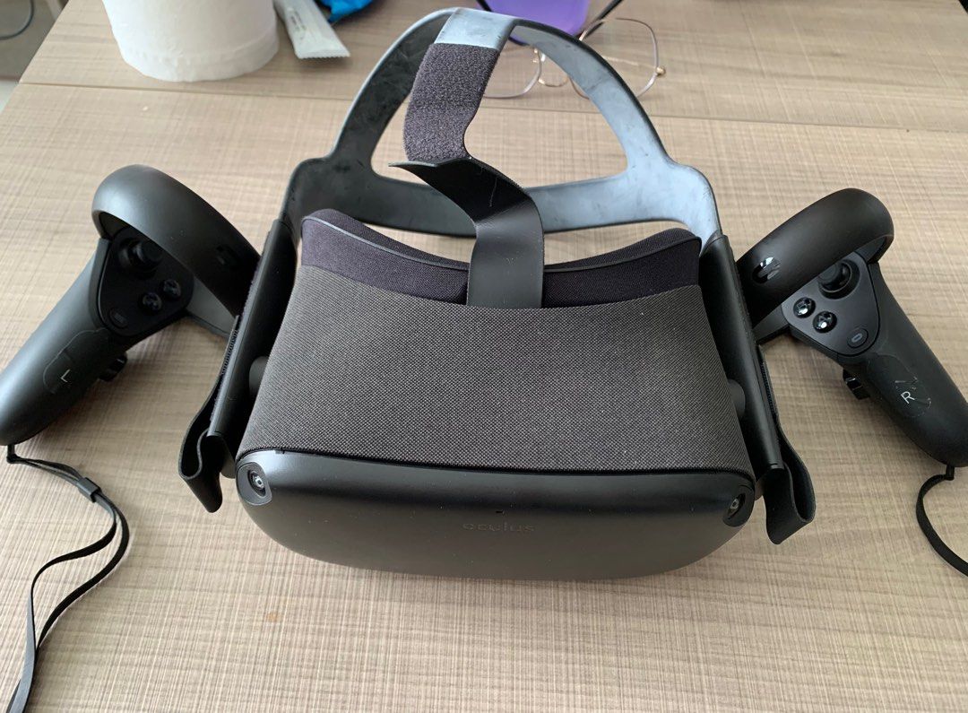 Oculus Quest 2 Free Silicone Cover Review - The Ghost Howls