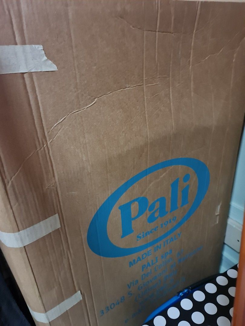 Pali crib (authentic), Babies & Kids, Baby Nursery & Kids Furniture