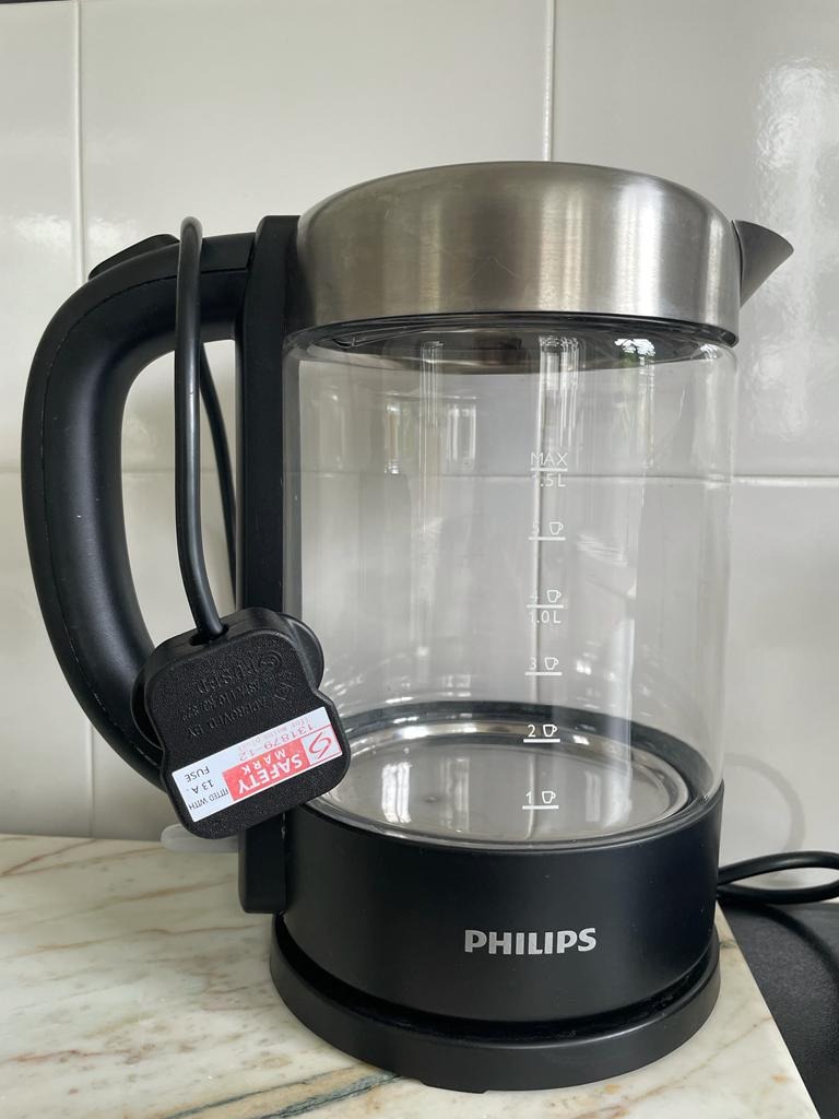 PHILIPS Glass Kettle, TV & Home Appliances, Kitchen Appliances, Kettles