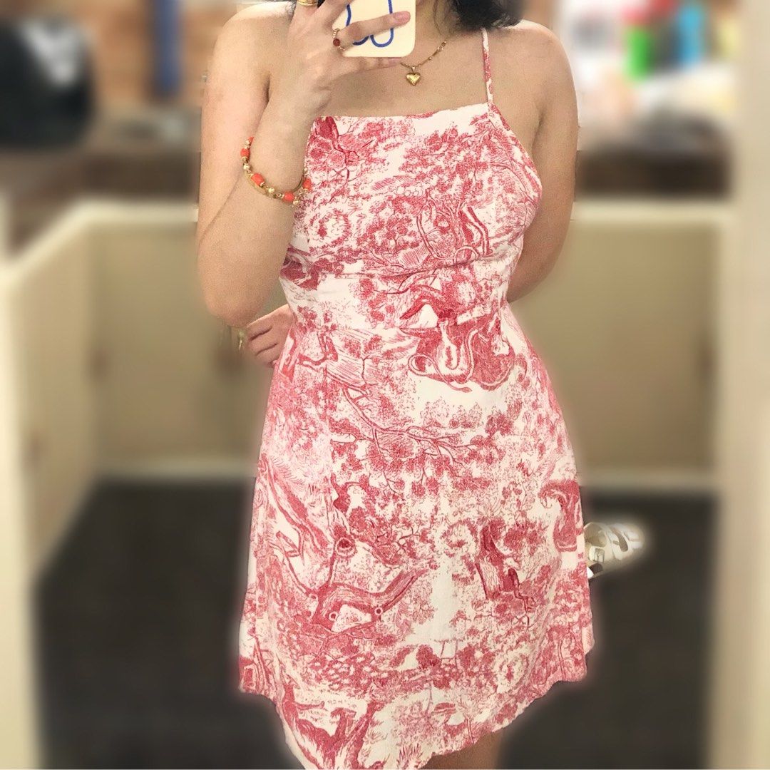 Red Backless Dress (Category: Dresses) located in Valenzuela. Submitted by sumtpcool (Listing ID 1194627325, Image 3). Description: 9.5/10 condition 🤍 with adjustable straps and garterized back ! •tried it on lang •v flattering • best fits to xs-m • material : toile .