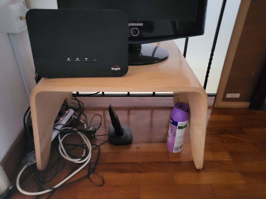 Side table (Category: Tables & Sets) located in Singapore. Submitted by monasuee (Listing ID 1194647039, Image 2). Description: Please arrange your own transport. thanks.